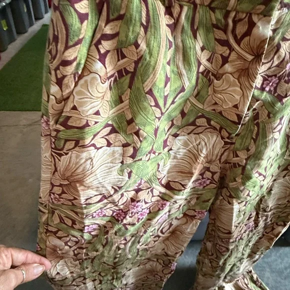 H&M Floral Green and Pink Pants p62 - Picture 5 of 5
